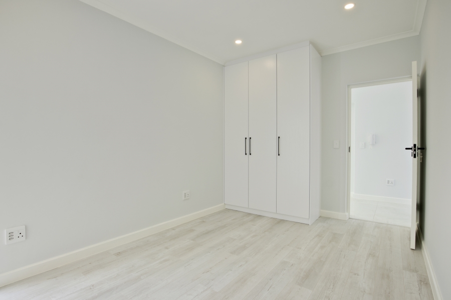 5 Bedroom Property for Sale in Sandown Western Cape